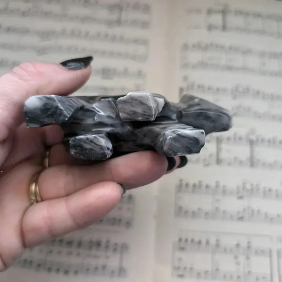 Marble Bear Sculpture - Black and White - Picture 8 of 9